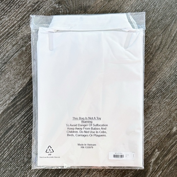 NWT MASTERS Tech Performace White Polo, Augusta Golf Tournament - Picture 3 of 3